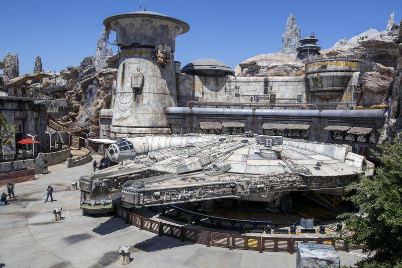 Disneyland’s Star Wars-Themed Attraction Gets Hyped at IPW 2019