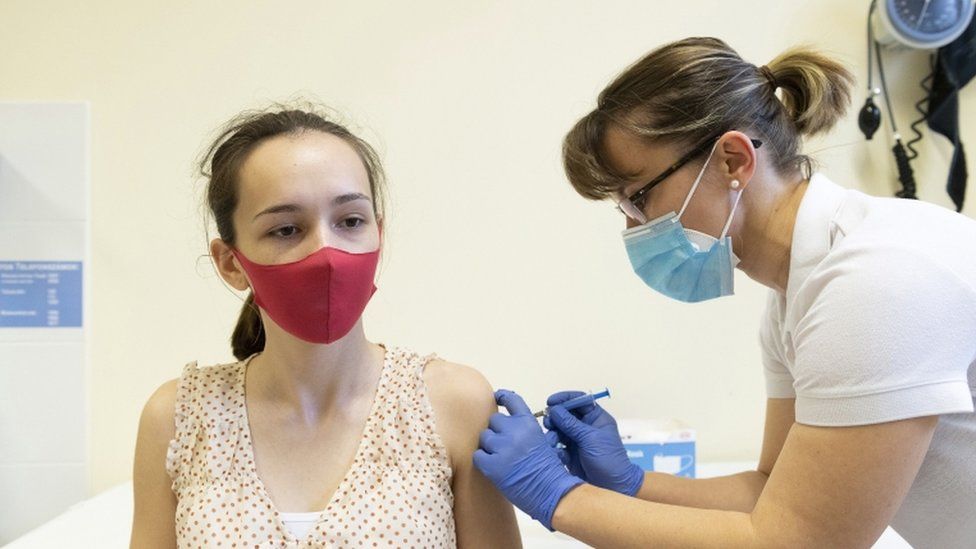 Russia vaccination campaign for foreigners