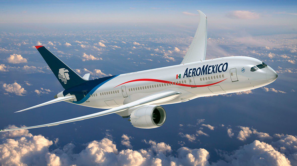 aeromexico plane in the air