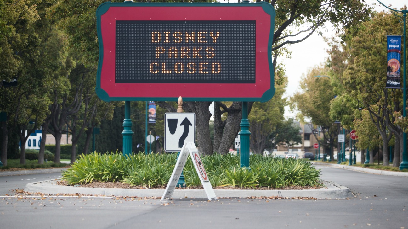Disney parks closed sign