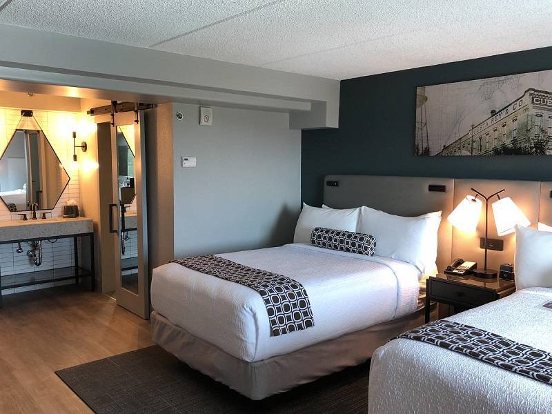 Hilton Opens Hotel Alba in Tampa