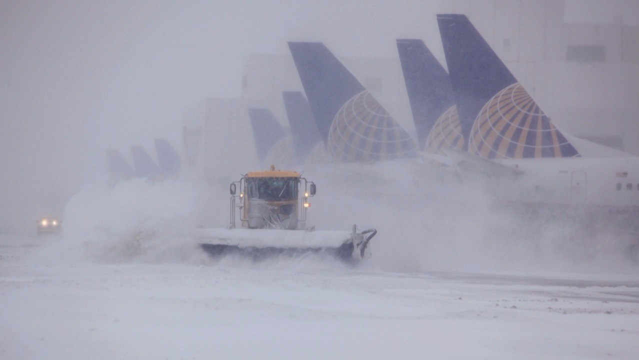 Airlines Issue More Travel Waivers Ahead of Coming Winter Storm
