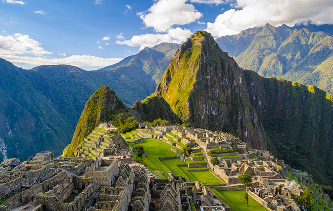 Two Tourists Busted in Machu Picchu Posing for Nude Pictures