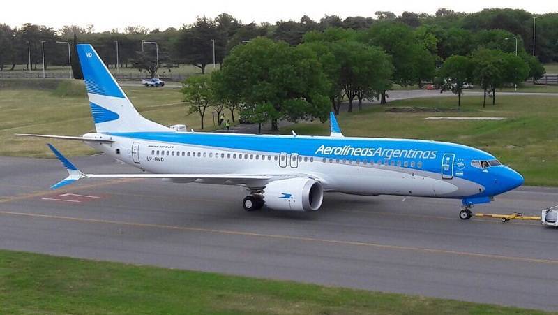 Aerolineas Argentinas Gets First Boeing 737-8 MAX 8