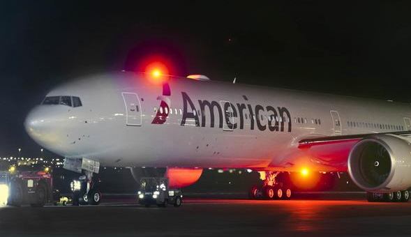American Airlines Pilot Dies on Board U.S. Flight