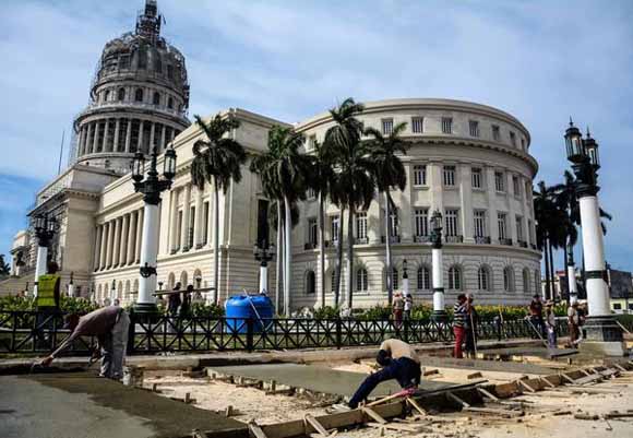 Cuba’s Capitol Restored Just in Time for President Obama’s Visit