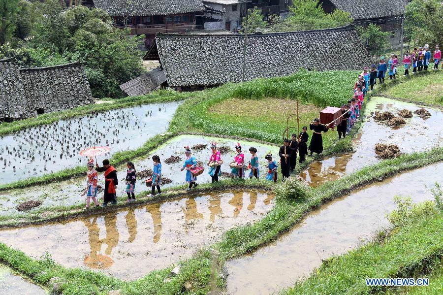 China to Develop 10,000 Villages into Tourism Hotspots