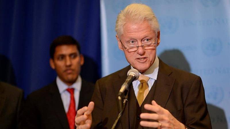Former U.S. President Bill Clinton Bill Clinton Urges Caribbean to Give Tourism New Lease on Life