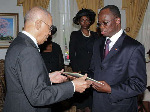 Bahamas, Ivory Coast Seek Stronger Ties in Tourism & Financial Services