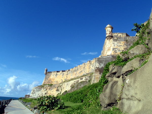 Puerto Rico Sees an Economic Fix in Tourism