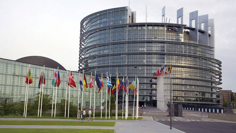 EU Parliament Pushes to End Visa-Free Travel for Americans