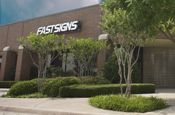 FASTSIGNS to Enter Puerto Rico with Five-Unit Franchise Deal