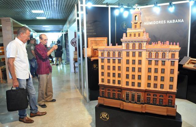 Habanos Gallery Showcases Tobacco Art