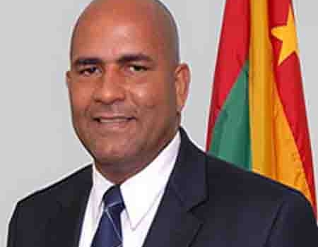 Former Grenada Tourism Minister Urges Government on New Approach