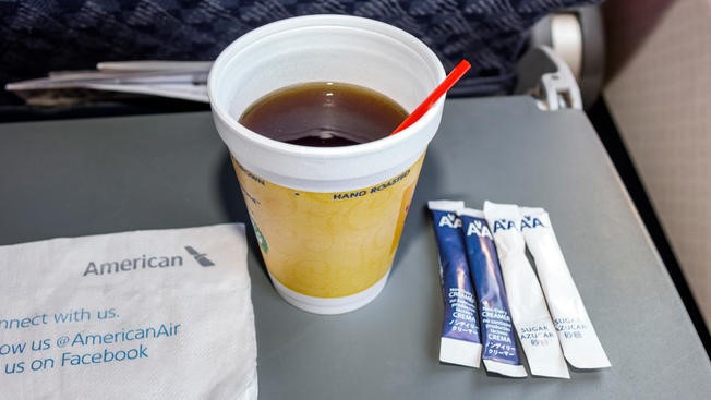 AA to Jettison Single-Use Plastic Straws