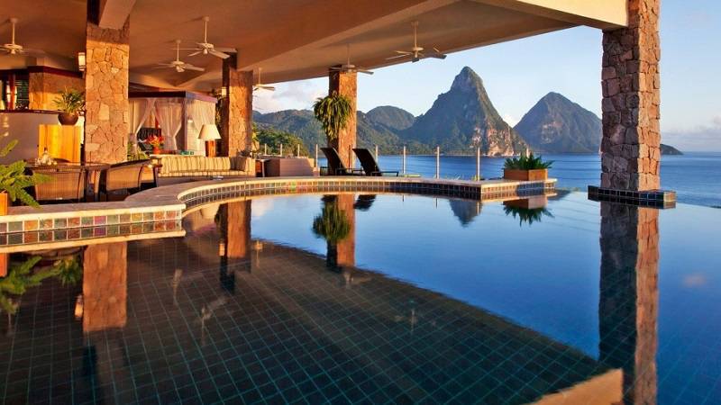 Luxury Travel on a Roll in the Caribbean