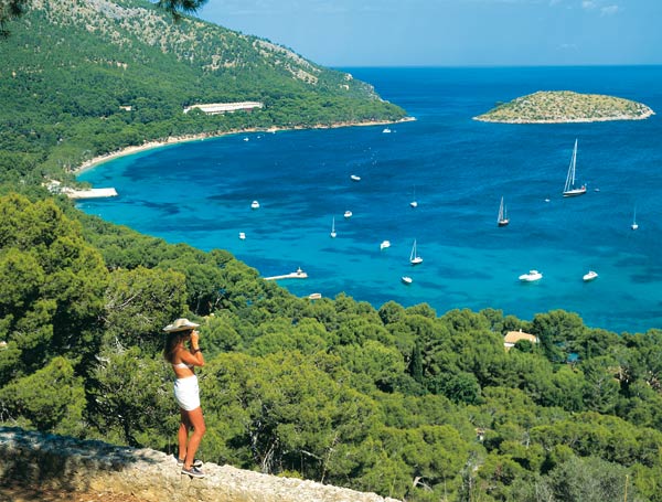 Spain Sees Record Tourism Numbers in 2013