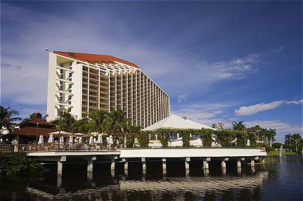 Hilton Rebrands Naples Grande Beach Resort as Waldorf Astoria Naples