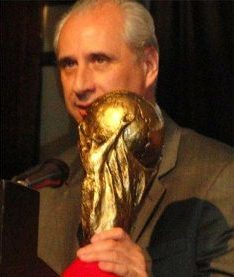 Excelencias Group’s Publication Gets Major International Award in Ecuador