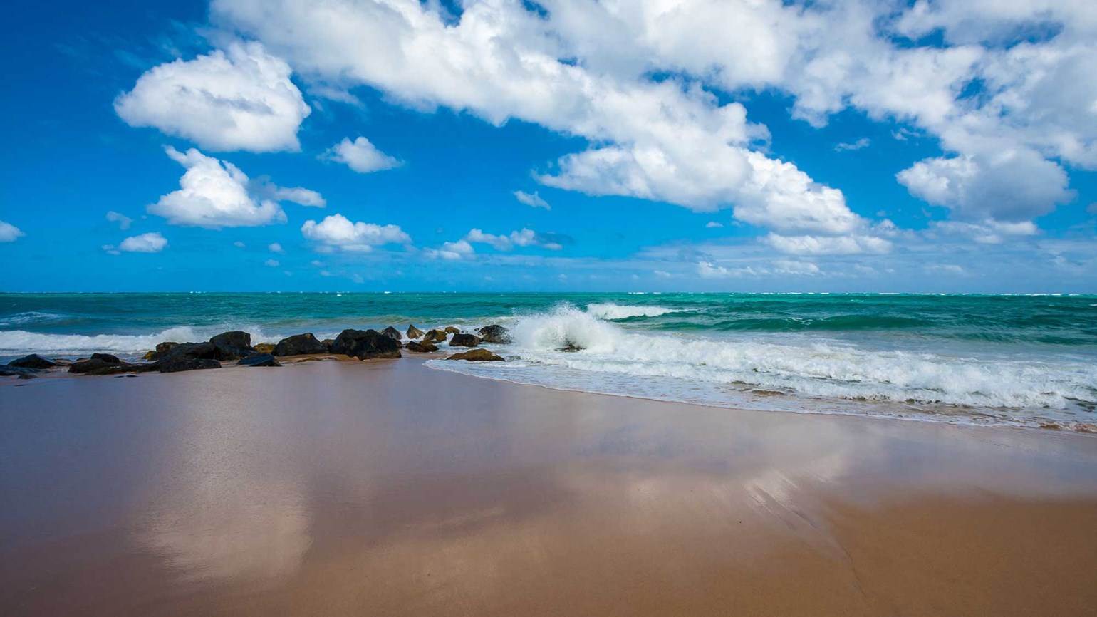 Debt-Laden Puerto Rico Says Travel Business Is Good