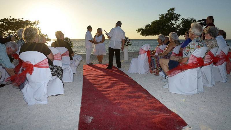 Aruba’s Eagle Beach to Host Vow Renewal Event