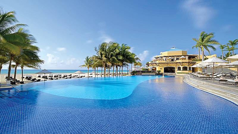 The Royal Hideaway Playacar Debuts New Renovations