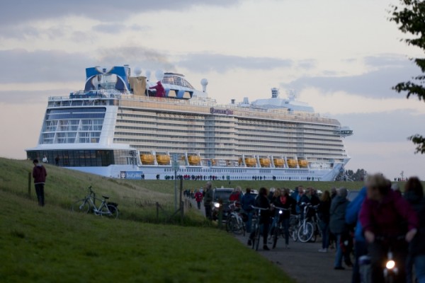 Royal Caribbean Plans to Sail on Greener Vessels