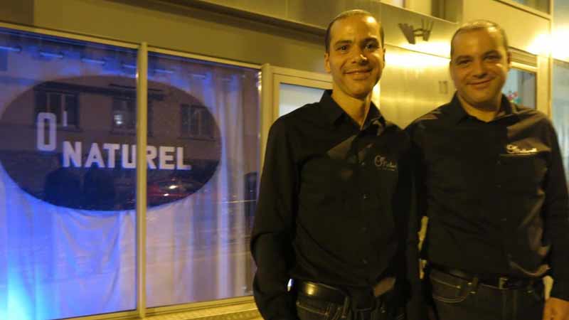 Restaurant for Patrons “in the Raw” Opens in Paris