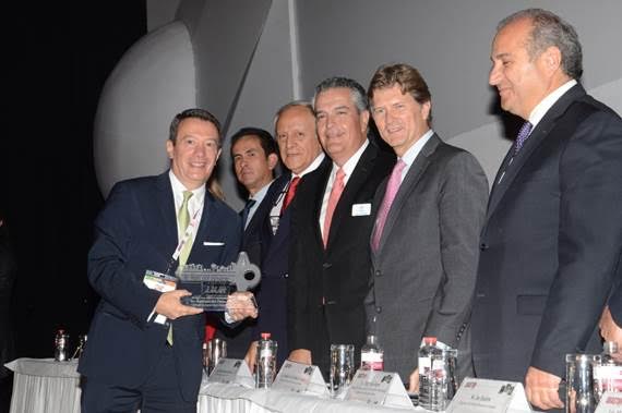 AMResorts President Recognized for Contributions to Mexico’s Travel Industry